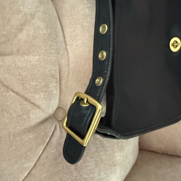 👛Coach 9718 Legacy Black Leather Shoulder Bag with Gold Accents Crescent Flap - Picture 3 of 15